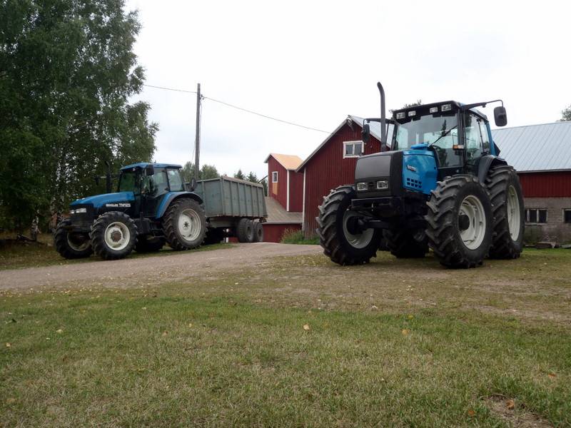 Viljanajokalustoa
NH TM125 ja ryssänkärrit
Valtra 6850 ja kärrit mallia omatekemät
Avainsanat: valtra 6850 new holland tm 125