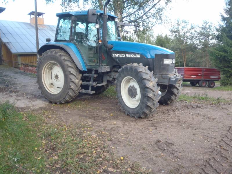 Temmi 125
Ikää 11 vuotta, tunteja reilut 2500
Avainsanat: new holland tm 125