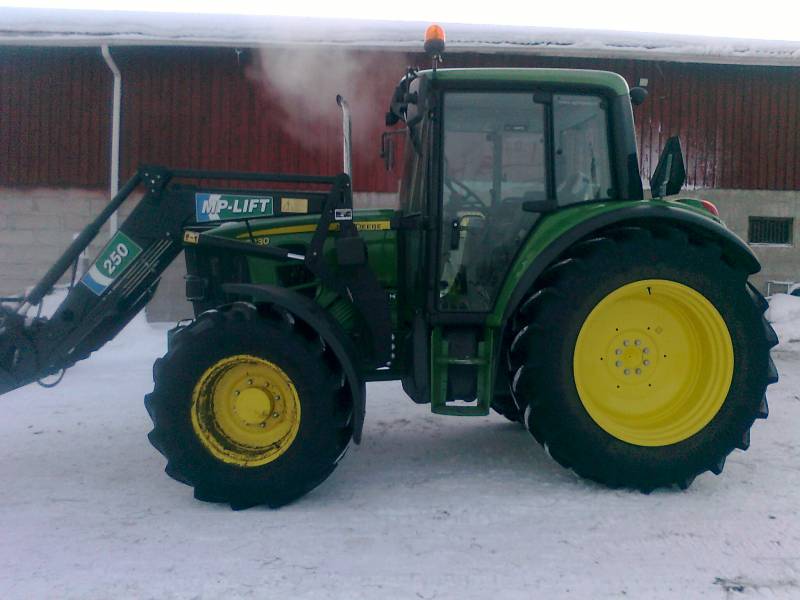 John Deere 6230
