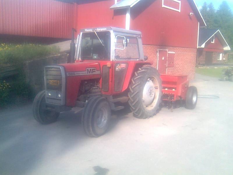 mf565 ja junkkari 2500
vanhalla nostolaitekoneella kylvettii hernettä
Avainsanat: mf565 ja junkkari 2500