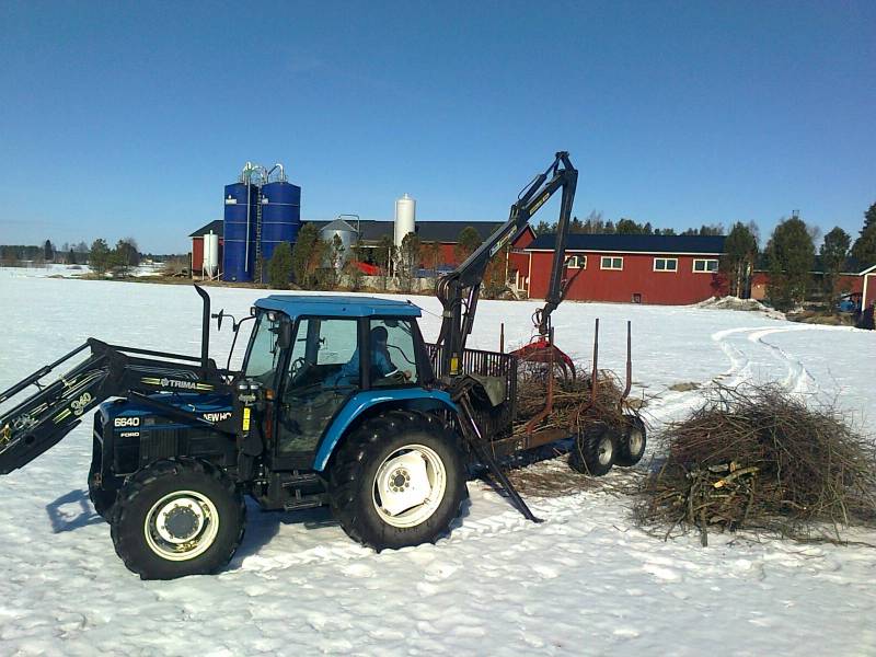 HYVÄÄ PÄÄSIÄISTÄ!
kokon tekoa nyyskällä ja hakilla.
