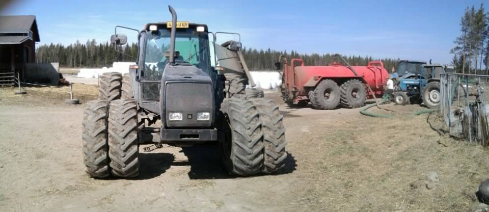 paskan ajoa
valmet 8000,tm190 ja ford 5000
Avainsanat: valmet valtra ford 8000 190 5000