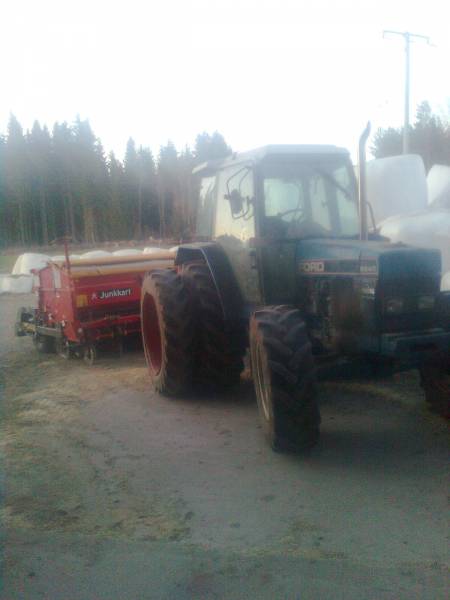 Foorti ja junkkarin simulta
Kylvöille lähössä.
Avainsanat: Foorti ja junkkarin simulta