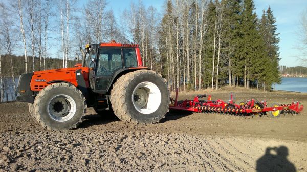 Valtra 8400 ja Väderstad NZA 600T
Avainsanat: Valtra 8400 Väderstad