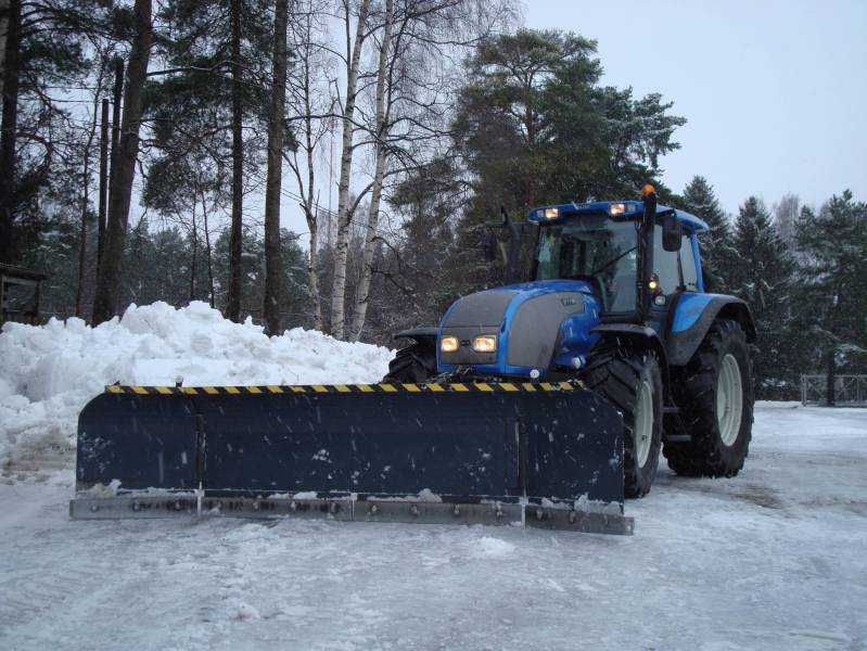 Valtraa 
aurailua
Avainsanat: Valtra