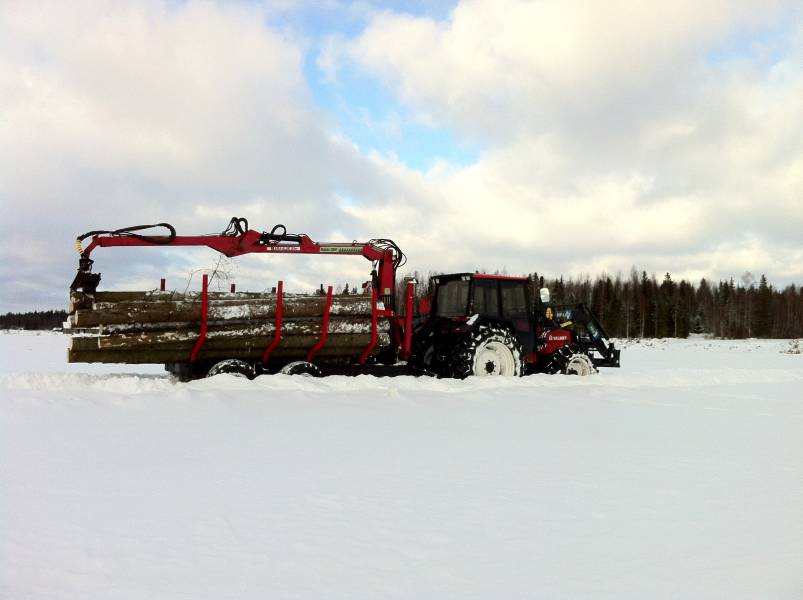 Metsäyksiköintiä
Tukkikuorma & Hakit + 805
Avainsanat: Metsäyksiköintiä Tukkikuorma Hakit 805