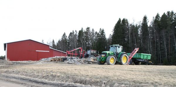 Klapuja tehdään täälläkin
Autopoweri ja ltr-ohjelmointi näyttävät kyntensä!
Avainsanat: 805 Hakki 6630 Patu Klapuja