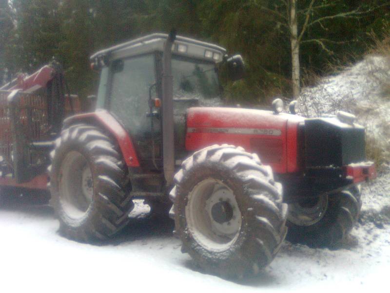 Massey Ferguson 6260
Ite tehyt mehtäkärryt peräsä. Ja jatkua taavetin lisäämiin kuviin :D
