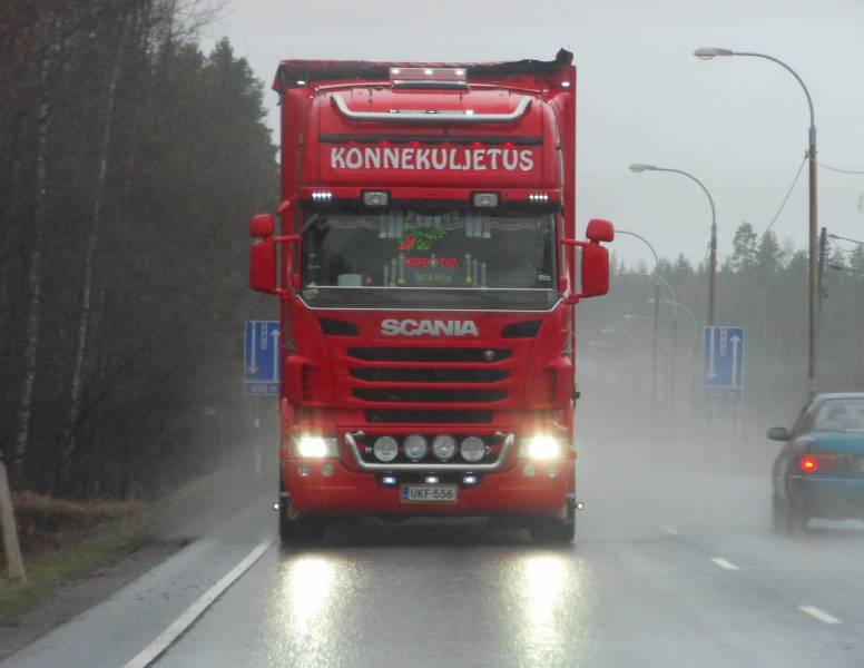 Konnekuljetuksen Scania 
Scania V8 
