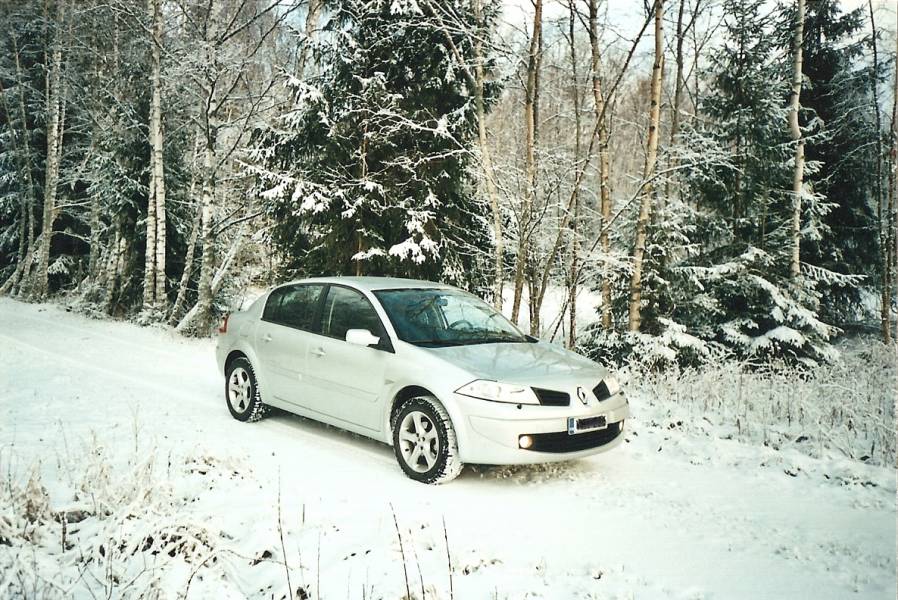 Renault Megane Sedan 1,6 Extreme 2007
Ranskatar pohjolan maisemissa.
