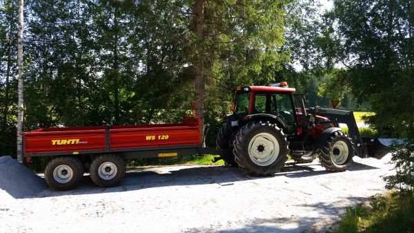 Valtra n91 ja Tuhti WS120
