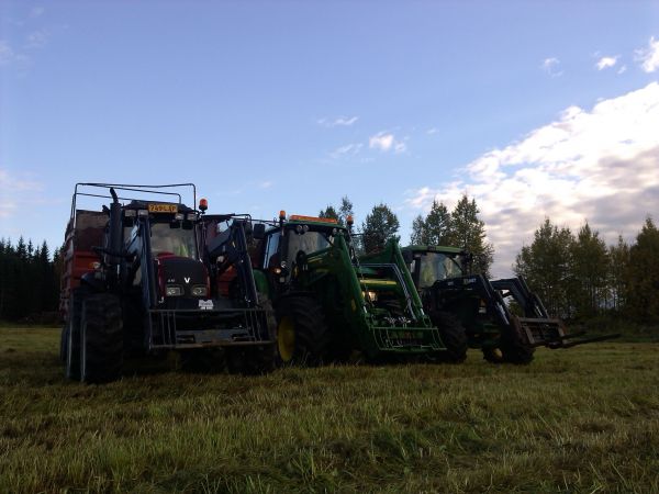 rehua rehua
Valtra a92, jd 6830ap ja jd6310
Avainsanat: valtra john deere