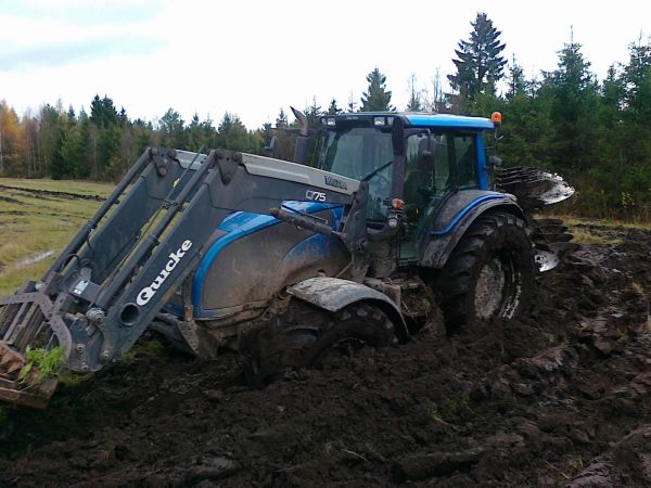 Valtra T171 + kvernelandin paluu aurat
Ei sänkipelto kestänyt...
Avainsanat: Valtra T171