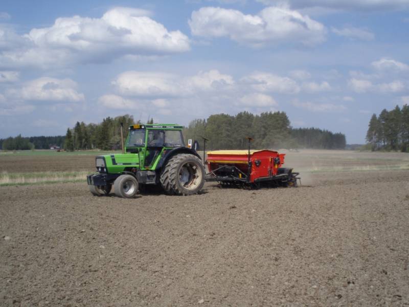 Deutz+Juko
Dx80 Turbo ja HT3000 kylvötöissä
Avainsanat: Deutz Juko