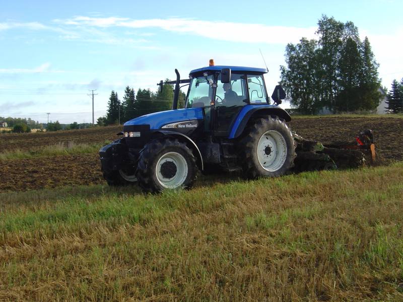 New Holland TM155 pc ss Amazone Catros 4001
Lautasmuokkausta
Avainsanat: Catros