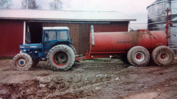 Ford 5610
enon tonen lietteen ajo yhistelmä
Avainsanat: ford 5610 voorti livakka