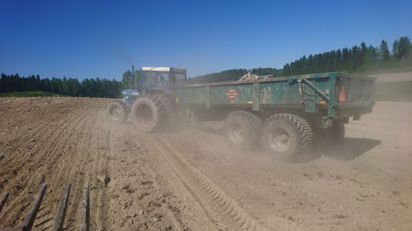 Ford 5610 palmse 16ton
kivien ajoa
Avainsanat: Ford 5610 palmse 16ton