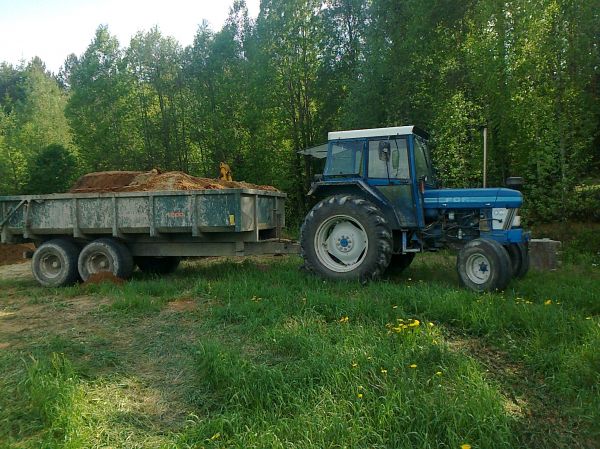 ford 5610
Maan ajoa 12tonnin kärrillä
Avainsanat: ford 5610