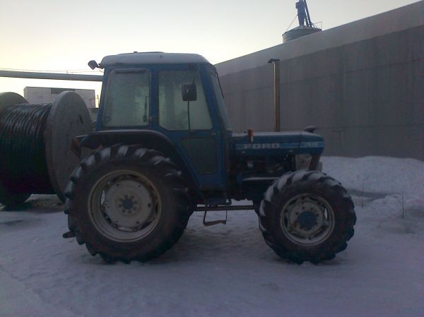 Ford 7610
Aamulla haittiin 7610 takasin pakkasta -12 voorti jyrähti tulille
Avainsanat: ford 7610