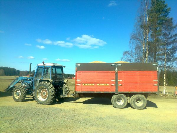 Ford 7610
Voorti ja siemenvilja kuorma
Avainsanat: ford 7610