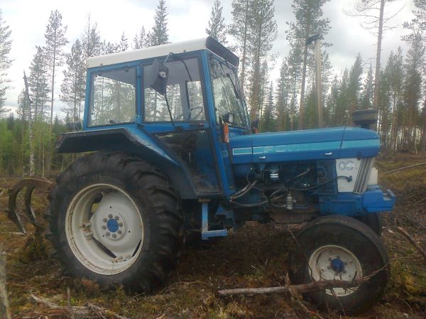 Ford 5610 ja fiskars
laijutusta voortilla
Avainsanat: ford laikutus