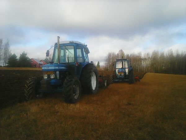 Kyntöä
Kyntöä urakka vauhtia...
Avainsanat: ford kverneland