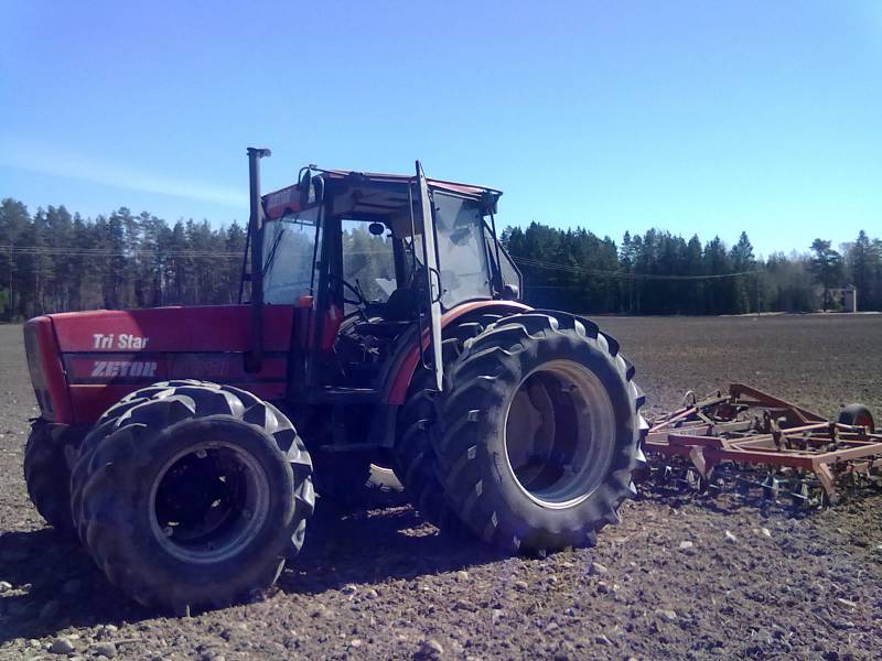 Zetor 10540 Tri Star
Zetori & Esa-Tume 4000
