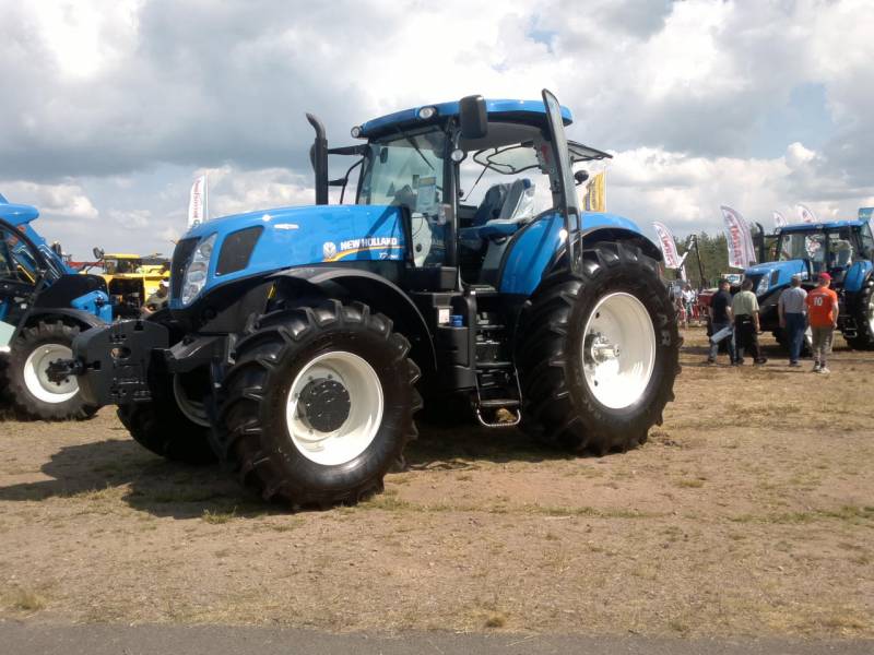 New Holland T7.250
OKRA:n kalustoa
