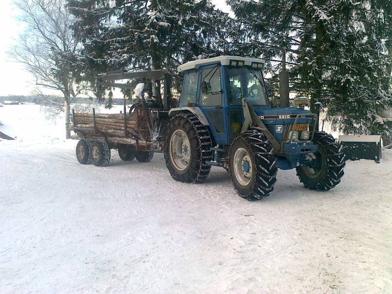 Mehtä hommista tulossa.
Siinä on 6610 ja omatekoinen tukkikärry.
Avainsanat: Ford