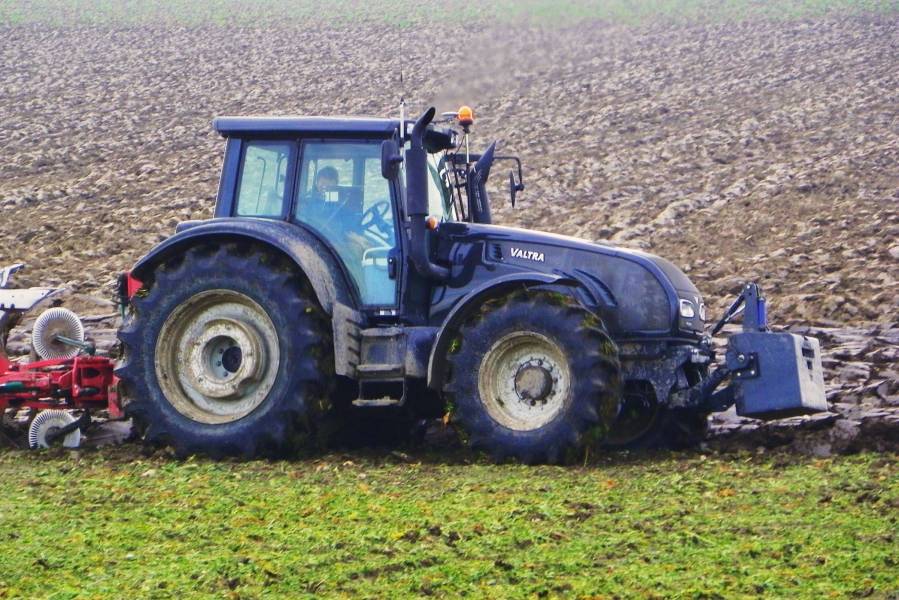 Valtra T 202 Versu
Hage Family, Kruisland, The Netherlands
