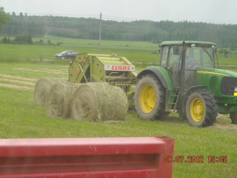 laidun heinän paalaus
jd 6520 se ja paalaimen virkaa toimittaa claas 44
Avainsanat: jd claas