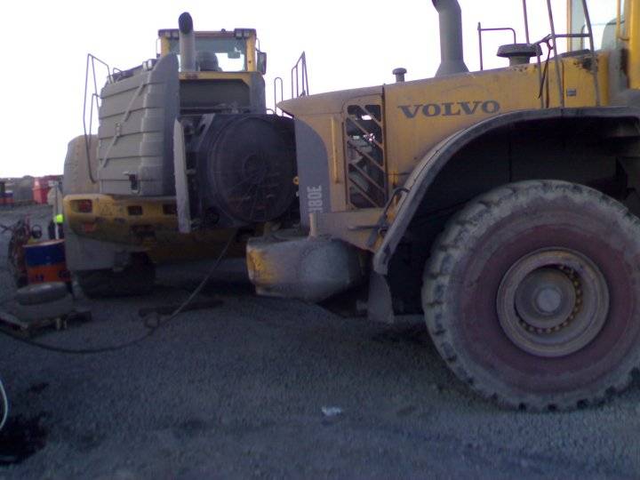 Tankilla
Avainsanat: volvo l180E l350F