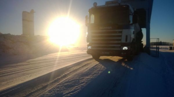 scania
Kuorma päällä vaakalla, ja kohti määränpäätä suunta käy :)
Avainsanat: scania,,,,