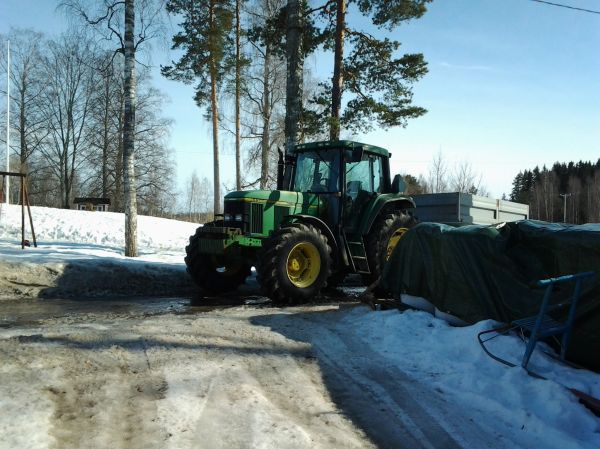 John Deere 6800
JiiDee
