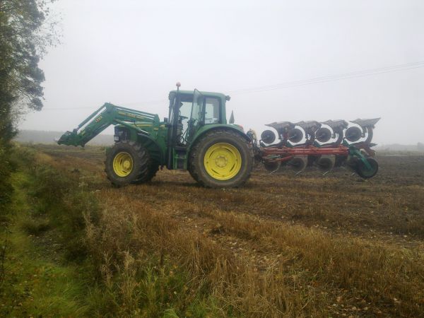 john deere 6420
joni peuralla kyntämäs
Avainsanat: john deere joni peura 6420 kyntämistä