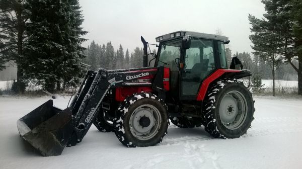 massey 6256
naapurin "uutta" maasikaa tuli koitettua
Avainsanat: massey ferguson maasika 6256