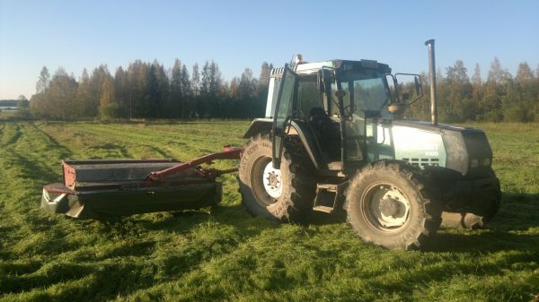 Niittoa
Niittoa valmet 6100 ja JF 2800s:llä
Avainsanat: valmet jf