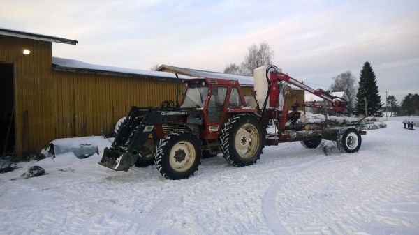 Fiat
Viiatti ja hakki 29+omavalmeiste mehtäkärry.
Avainsanat: fiat hakki