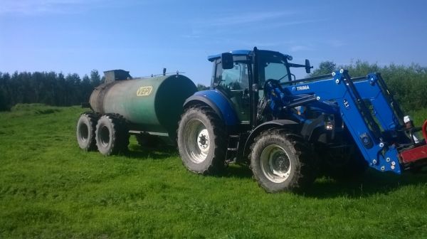 Lietteen ajoa
NH T5.115 EC ja vepi.
Avainsanat: vepi new holland