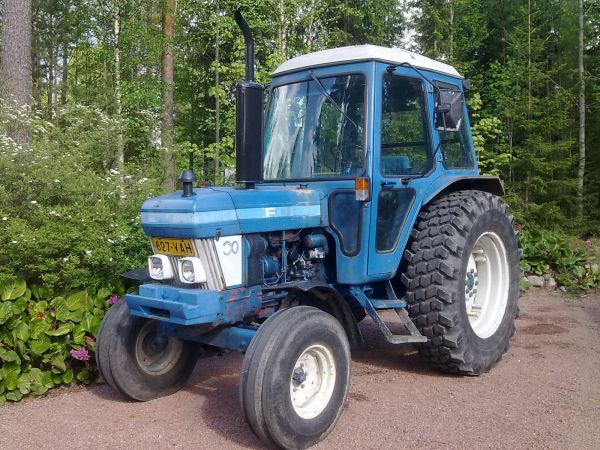 Ford 5610 -85
Tämmönen tuli pihakoneeksi pari viikkoa sitten.
Avainsanat: Ford 5610 1985