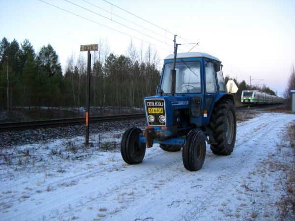 Ford 6600 ja Pendolino
Foortti ja valtion rautatiet osui samaan kuvaan.
Avainsanat: Ford 6600