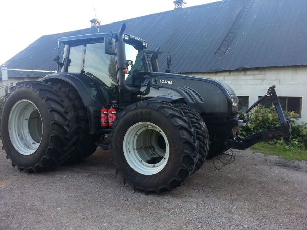 Valtra 202d
Valtra tuotu suolta
Avainsanat: valtra 202 direct