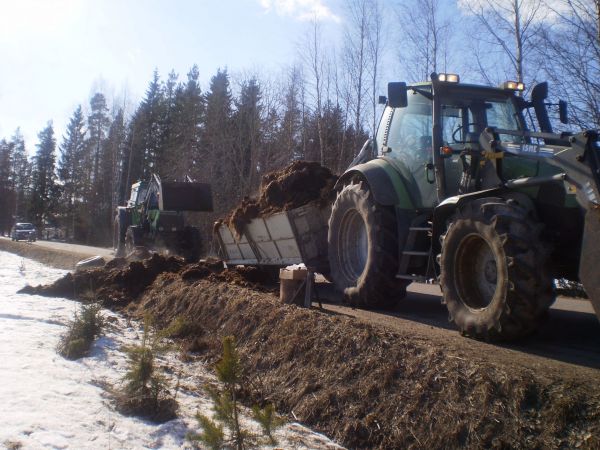 velsasta lensi rengas
pikkuveli apuun!
Avainsanat: deutz velsa