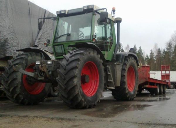 Fendt Xylon 524 ja JPM lavetti
