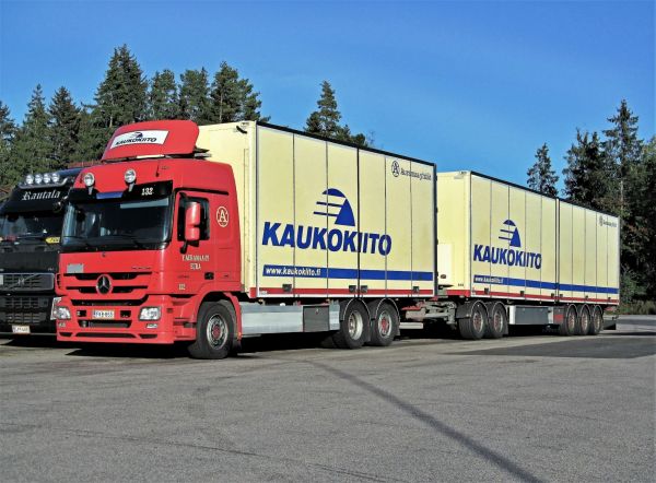 MB Actros 2645
Y Auramaa Oy Eura
Avainsanat: MB Actros Auramaa Kaukokiito