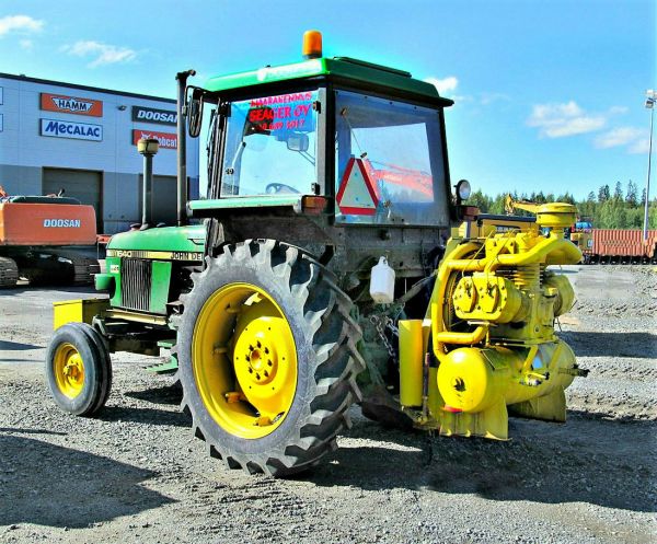 John Deere 1640 Hydor kompressorilla
Maanrakennus Seagerin traktori-kompressorin kaltaiset yhdistelmät alkavat olla harvinaisempi näky työmailla
T
Avainsanat: JohnDeere Hydor