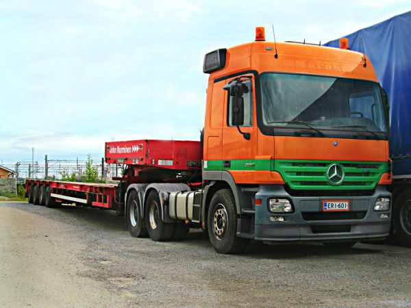 Mercedes-Benz Actros 2650
John Nurminen Oy
Avainsanat: Mercedes Actros Nurminen