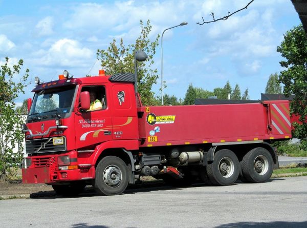 Volvo FH 420
Aurausvarustus alaterällä
Avainsanat: Volvo Hietaniemi