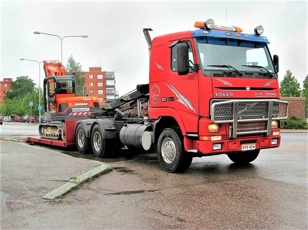 Volvo FH12 520
Kuljetus Jarmo Lamminpohja
              Nokia
Avainsanat: Volvo