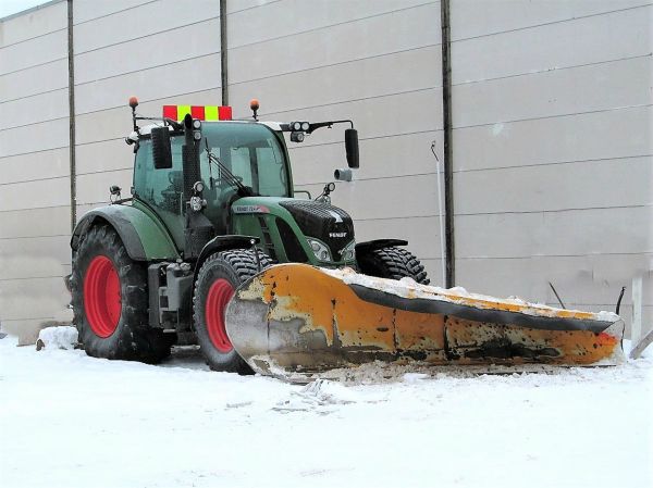 Fendt 724
Lähtövalmiudessa
Avainsanat: Fendt